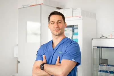 Urolog Marek Piotrowski